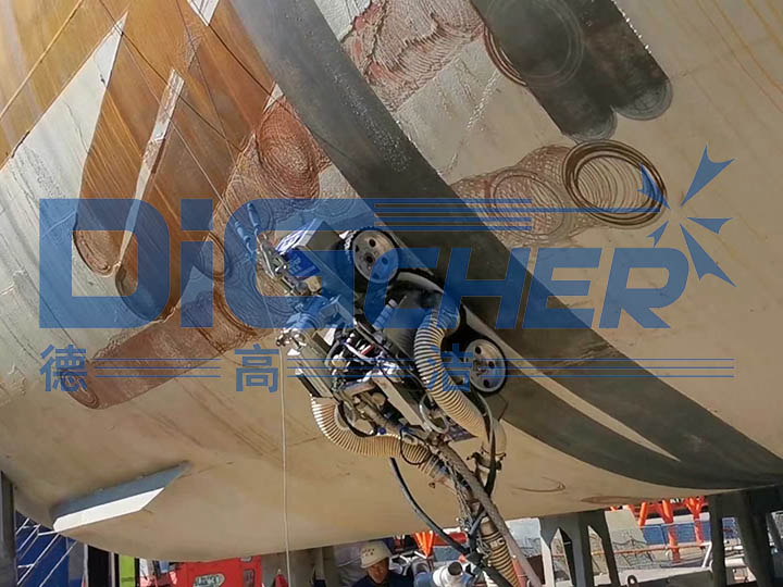 爬壁除銹機器人